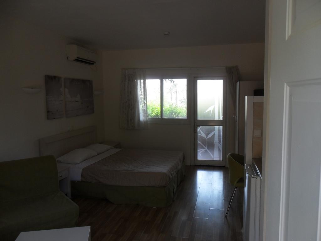 Almog Kibbutz Hotel Экстерьер фото