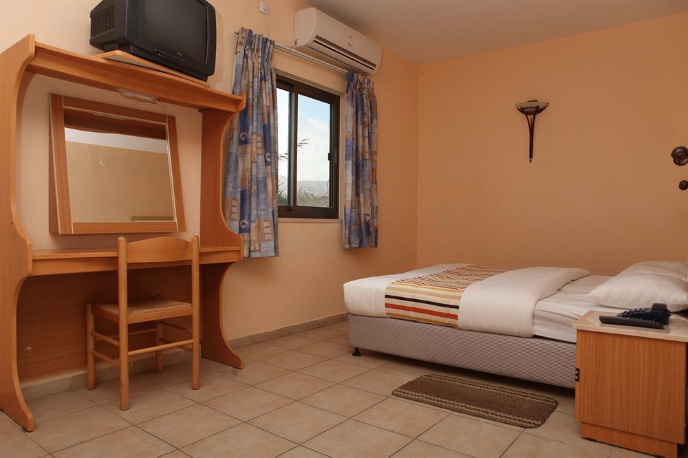 Almog Kibbutz Hotel Экстерьер фото